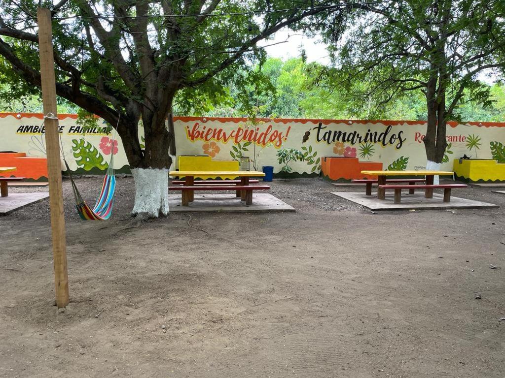 Hotel Tamarindos Zihuatanejo Exterior foto
