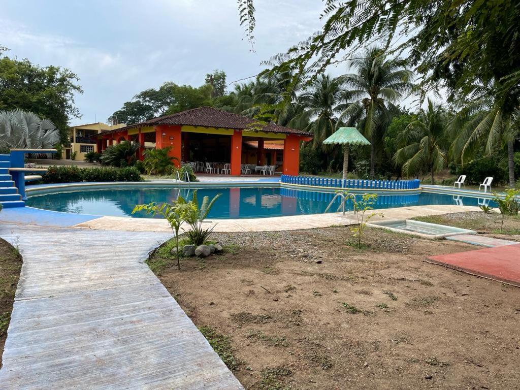 Hotel Tamarindos Zihuatanejo Exterior foto
